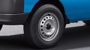 Maruti Suzuki Eeco tire