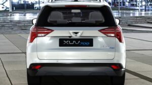 Mahindra XUV 700 rear profile 