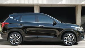 Kia Seltos side view