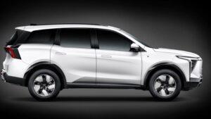 Mahindra XEV 9s Side view