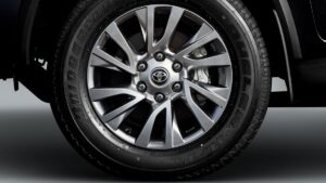 Toyota Fortuner Neo alloys wheel