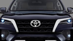 Toyota Fortuner Neo front view
