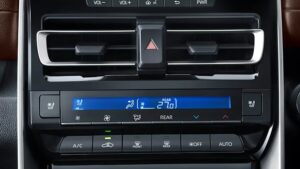 Toyota Innova Hycross ac controls