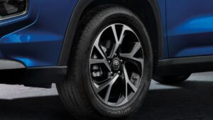 Toyota Urban Cruiser Hyryder alloy-wheels