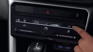 Volkswagen Taigun Base Variant Climatronic-AC (1)