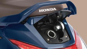 Honda Activa 110 25th Anniversary Edition-Double-Lid-External-Fuel-Fill