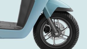 Honda Activa e diamond-cut-alloys