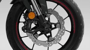 Honda Hornet 750 Double-Disc-Brake-front