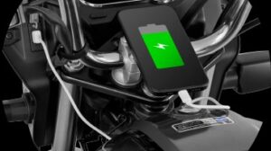 Hero Splender XTC 2.0 charging-port